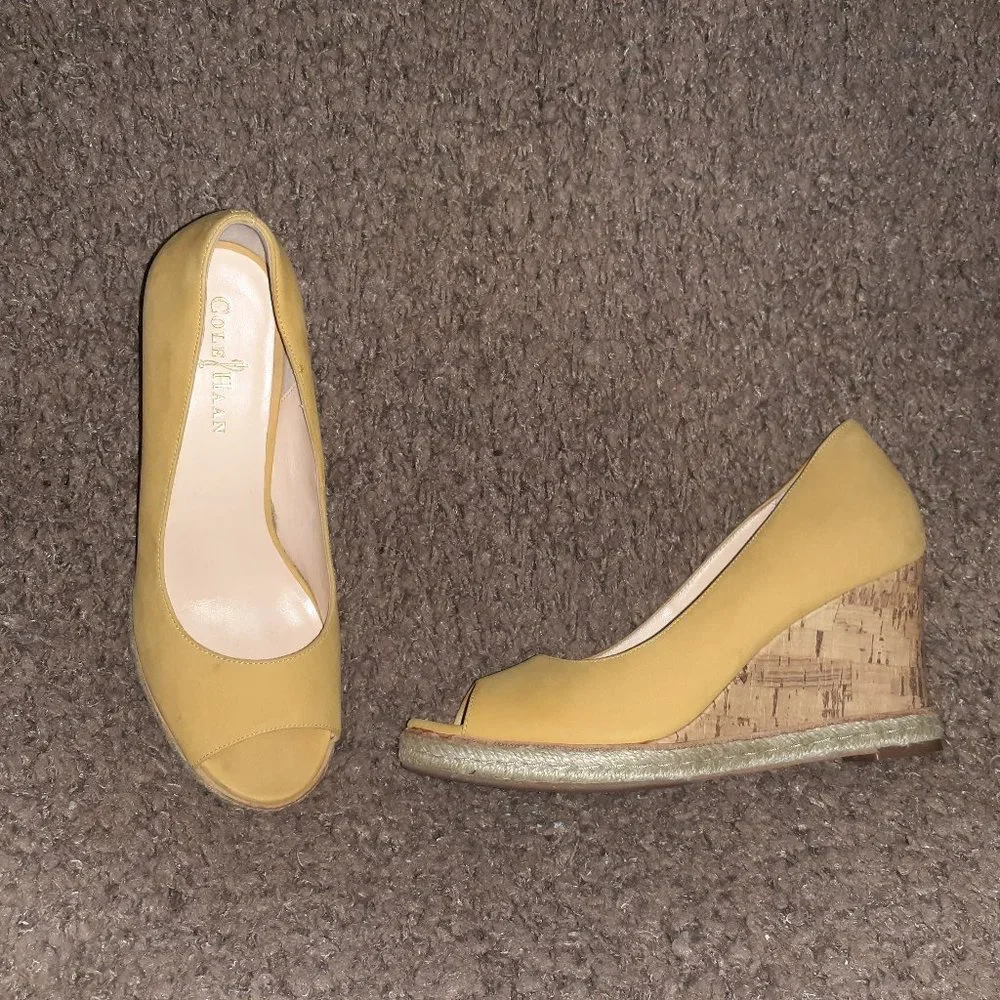 COLE HAAN-Yellow Nubuck Leather-Peep Toe-Cork Wedge-Espadrille-Sz 7-Excellent